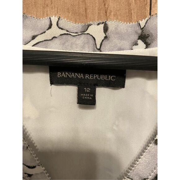 Banana Republic size 12 Floral Ruffle-Vee Maxi Dress grey black - Picture 6 of 9